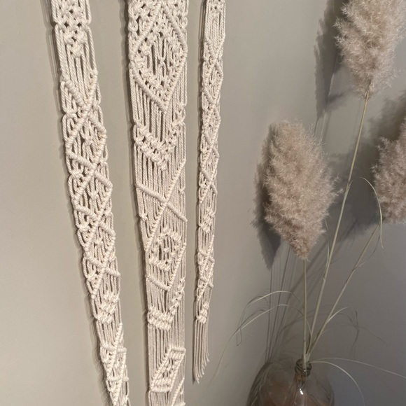 Large macrame wall hanging - Picture 2 of 4